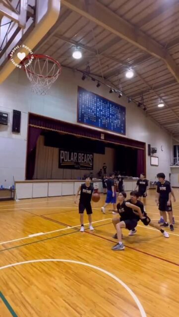 @atsu_umehara←トレーニング相談はプロフリンクから。
梅原淳です。
バスケのからだづくり、バスケの足づくり、バスケのチームづくりを発信しています。

─────────────────────

【ワザ変】

おしくらまんじゅう

からの

全力跳び

全員成長‼

─────────────────────

全国各地で開催している【バスケットボールのからだづくり】をハイライト配信しています！
自分の可能性を信じて頑張っているみんなを、この動画で全力応援します！
からだみなぎる選手たちにエール🏁を届けてあげてください！

─────────────────────

【ご依頼は全国どこからでも】
● 定期契約（長期強化）	
● スポット
● 会員制レポート
● 執筆監修

💻詳しくはWEBサイトをご覧下さい
　→プロフィールでURLを確認	

─────────────────────